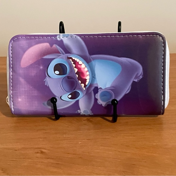 Stitch zip around wallet purple graphic print new 7.5 by 4 inches - Picture 2 of 5
